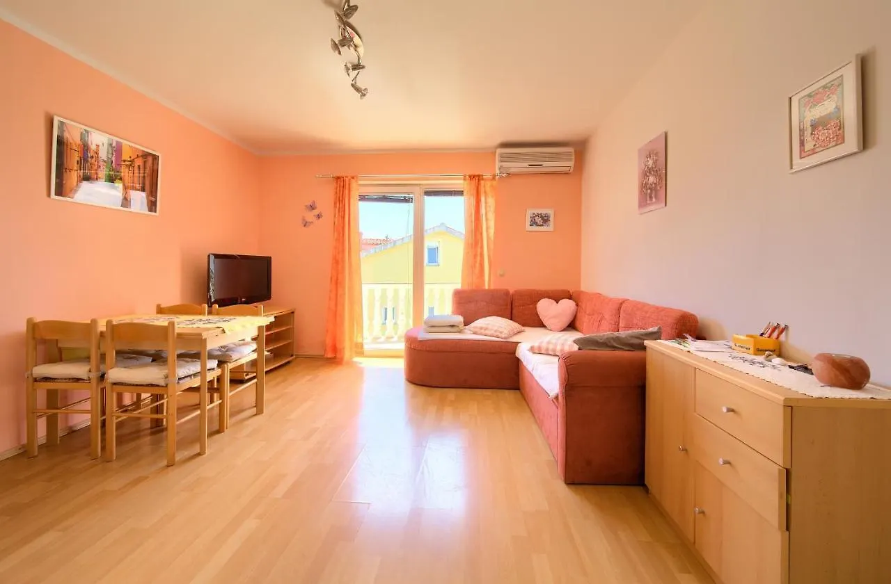 Apartment Henrik Krk Town