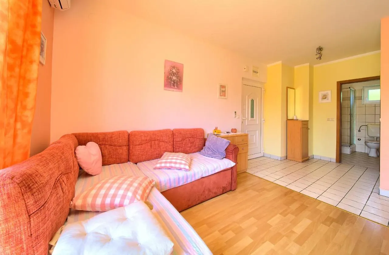Apartment Henrik Krk Town 0*,  Croatia