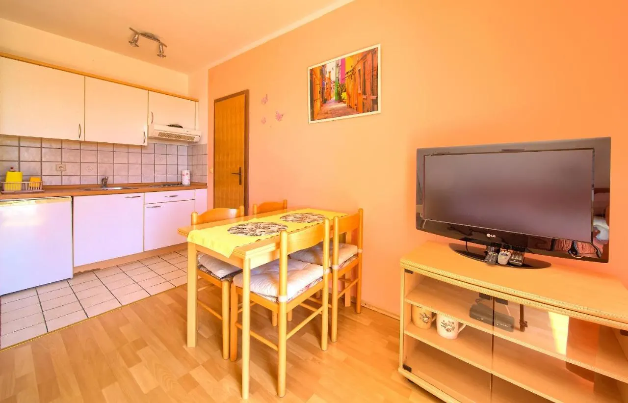 Apartment Henrik Krk Town