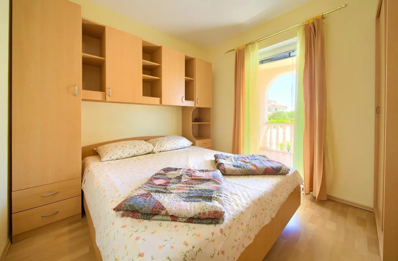 Apartment Henrik Krk Town