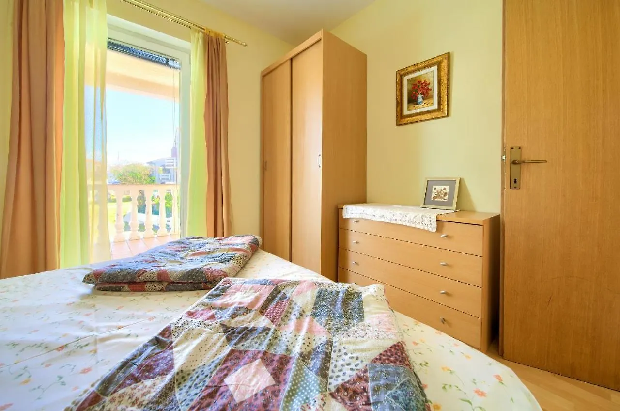 Apartment Henrik Krk Town