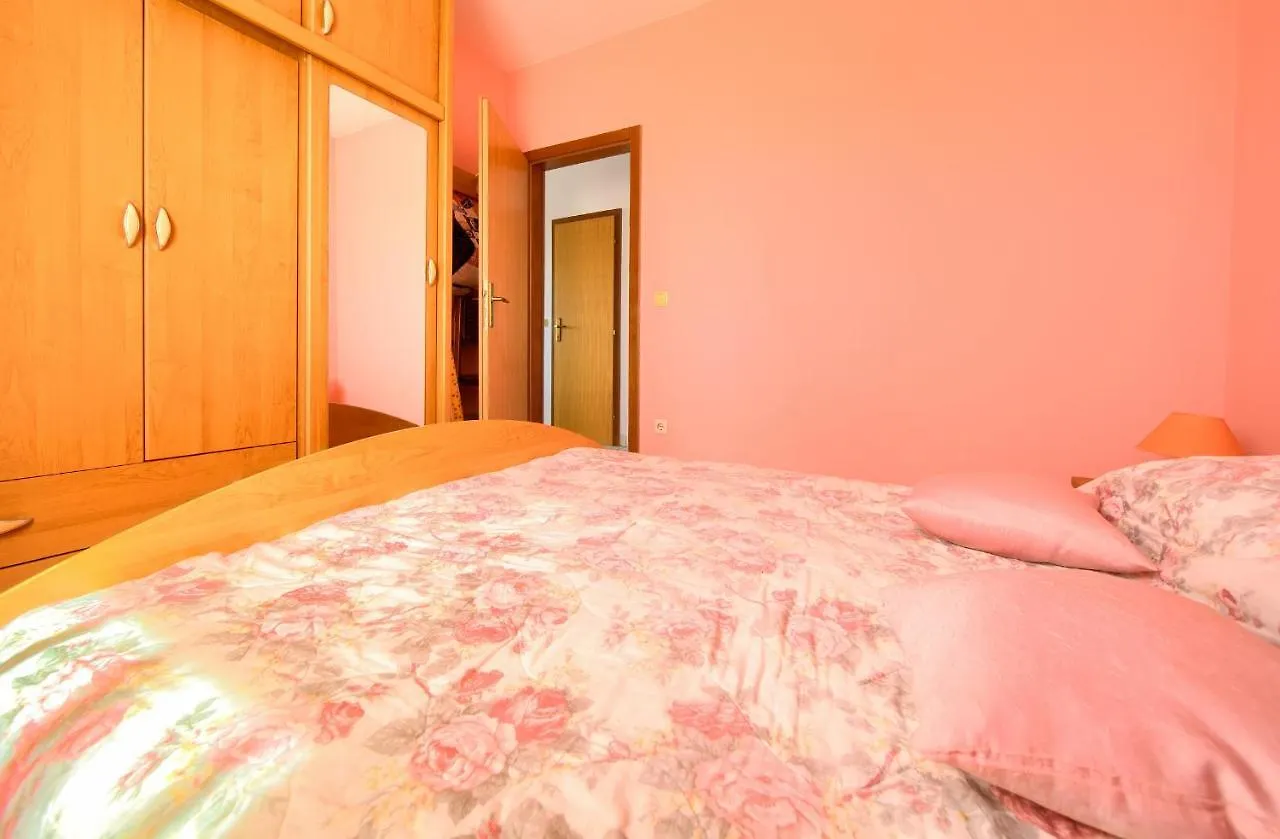 Apartment Henrik Krk Town